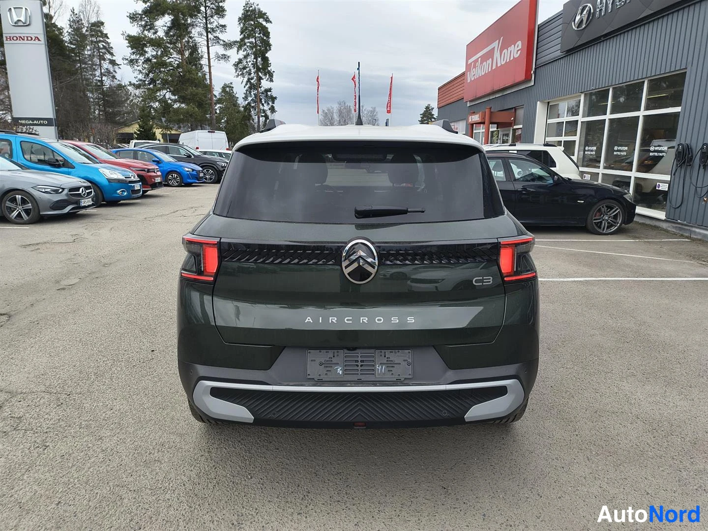 Vihreä Citroen C3 Aircross 2026, takaa, kuva 7