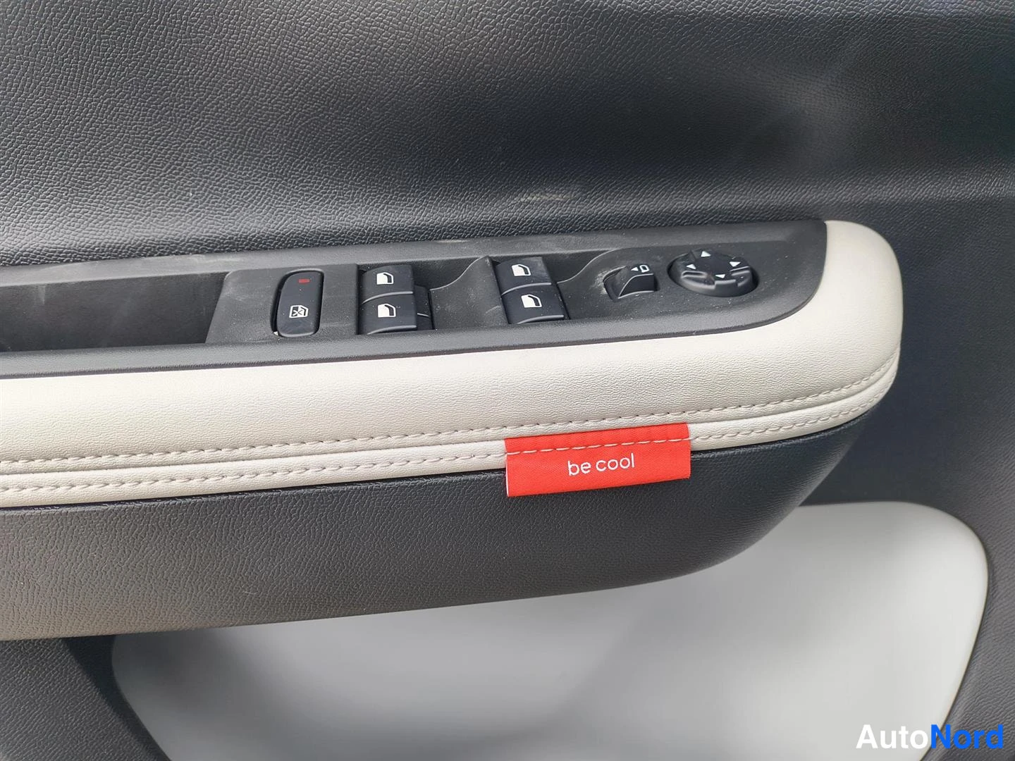 Vihreä Citroen C3 Aircross 2026, kuva 11