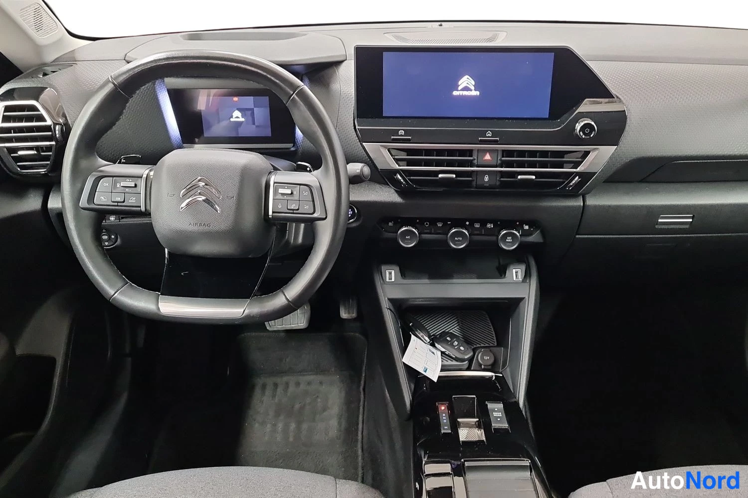 Punainen Citroen C4 2023, kuva 8