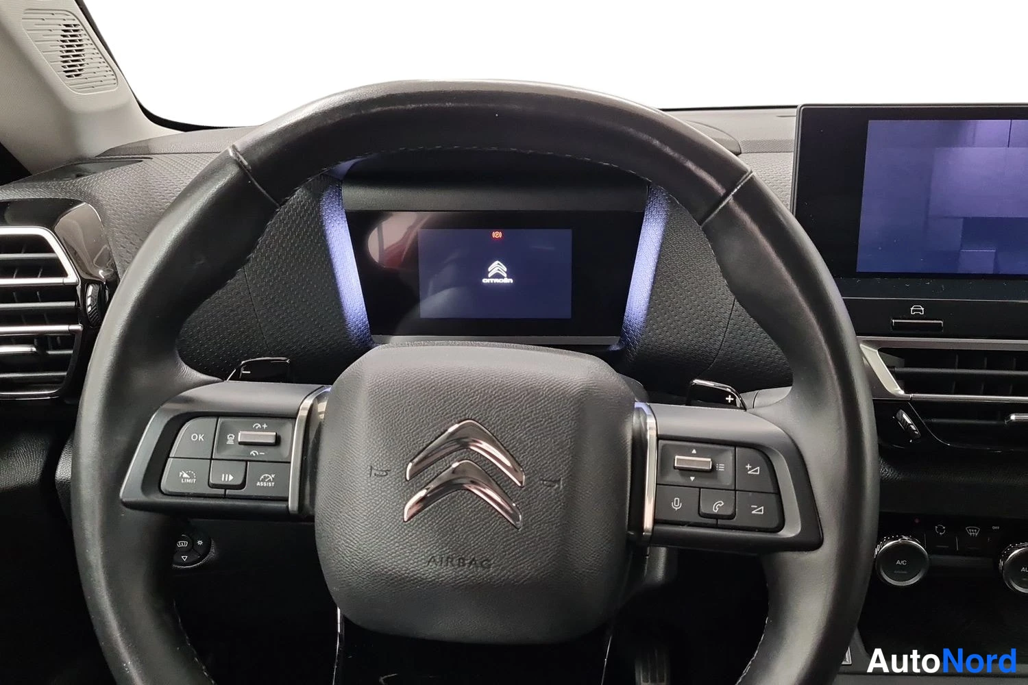 Punainen Citroen C4 2023, kuva 9