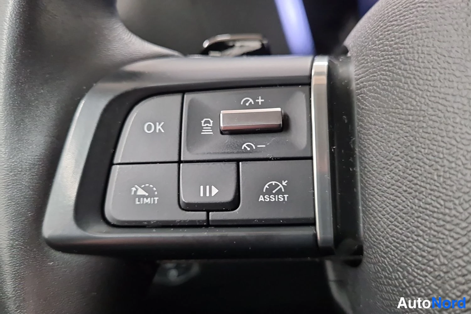 Punainen Citroen C4 2023, kuva 15