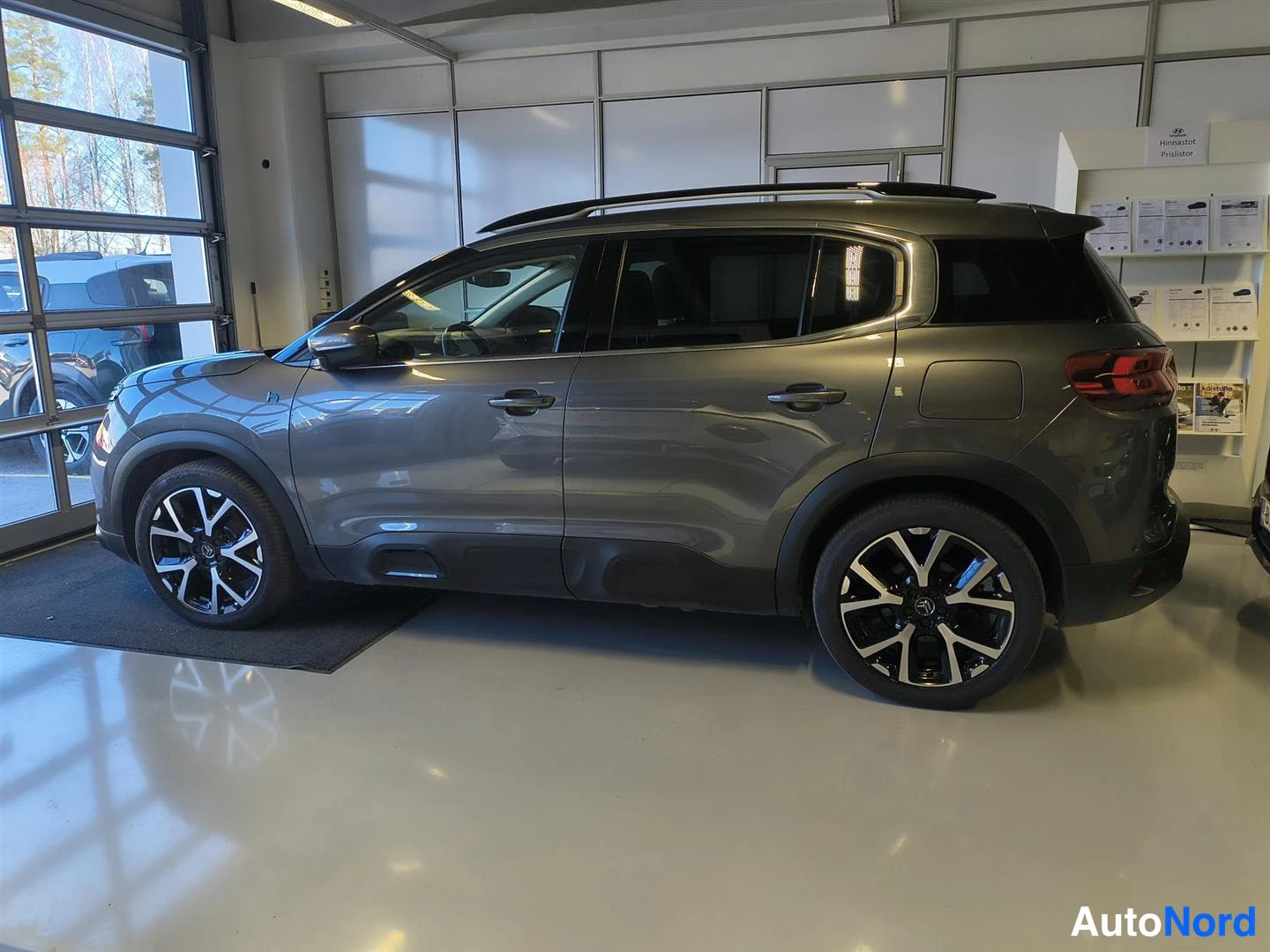 Harmaa Citroen C5 Aircross 2021, sivulta, kuva 3
