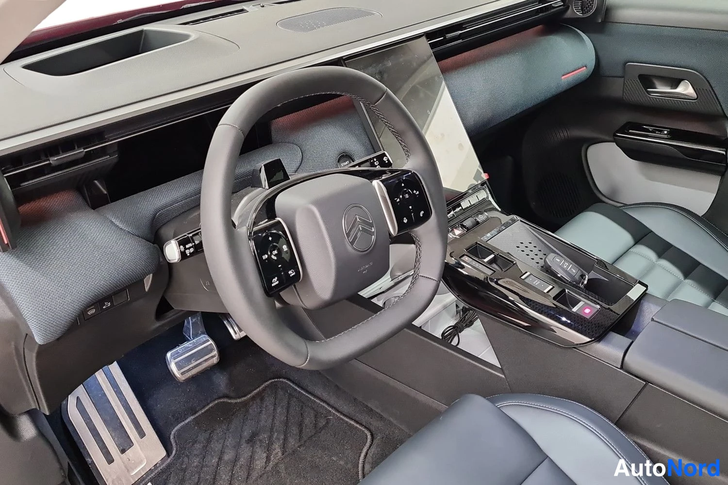 Punainen Citroen C5 Aircross 2026, kuva 9