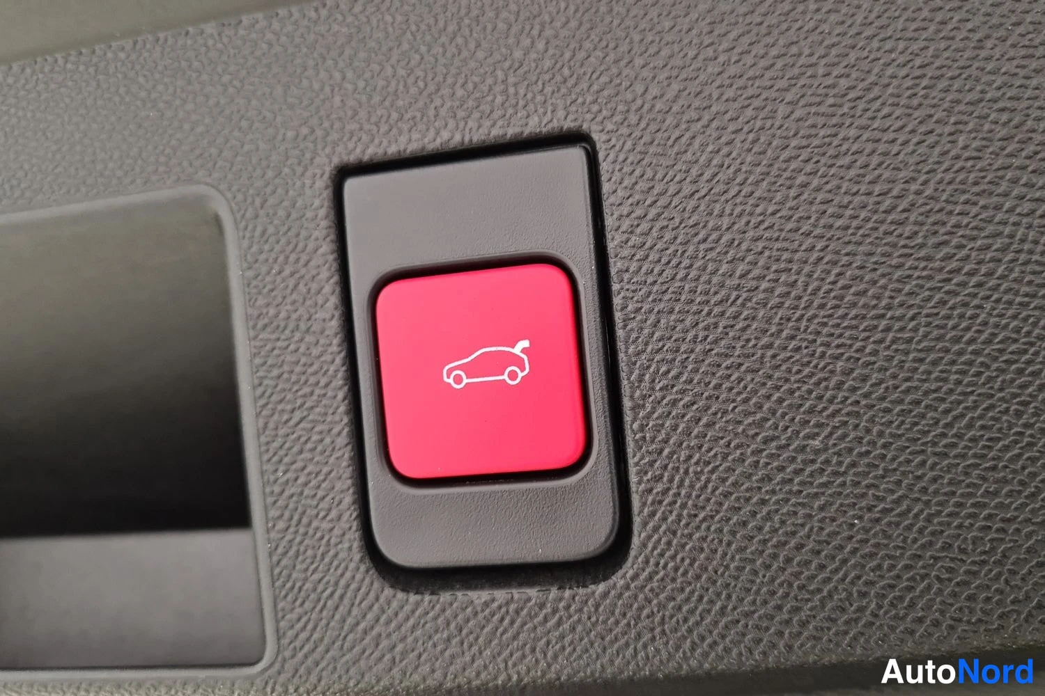Punainen Citroen C5 Aircross 2026, kuva 15