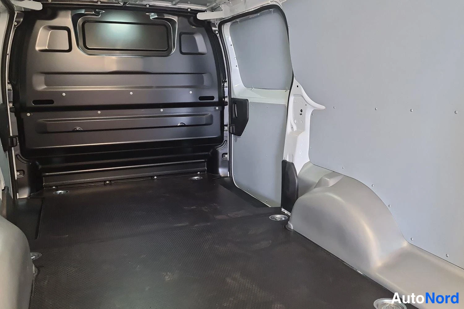 Valkoinen Citroen Jumpy 2025, kuva 11