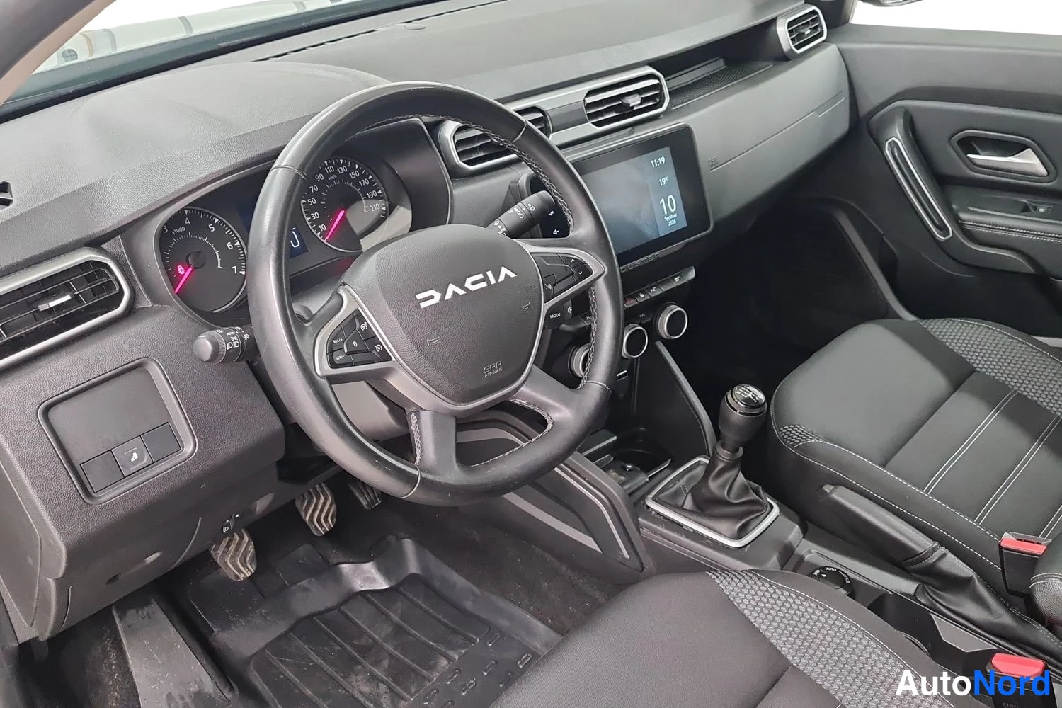 Vihreä Dacia Duster 2023, kuva 7
