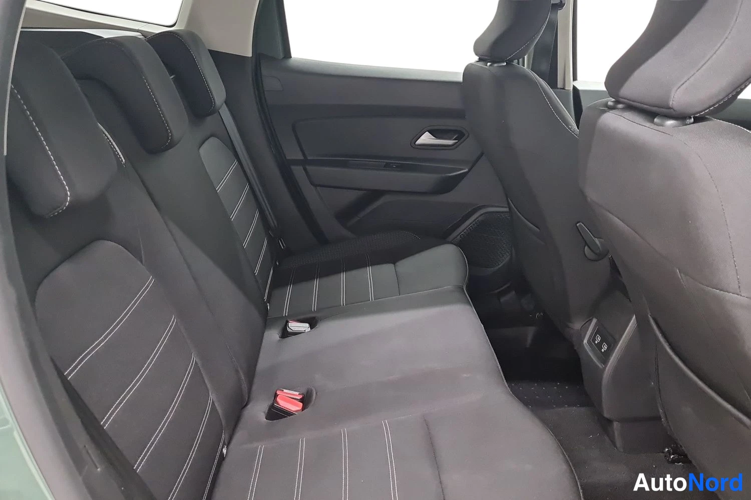 Vihreä Dacia Duster 2023, kuva 11