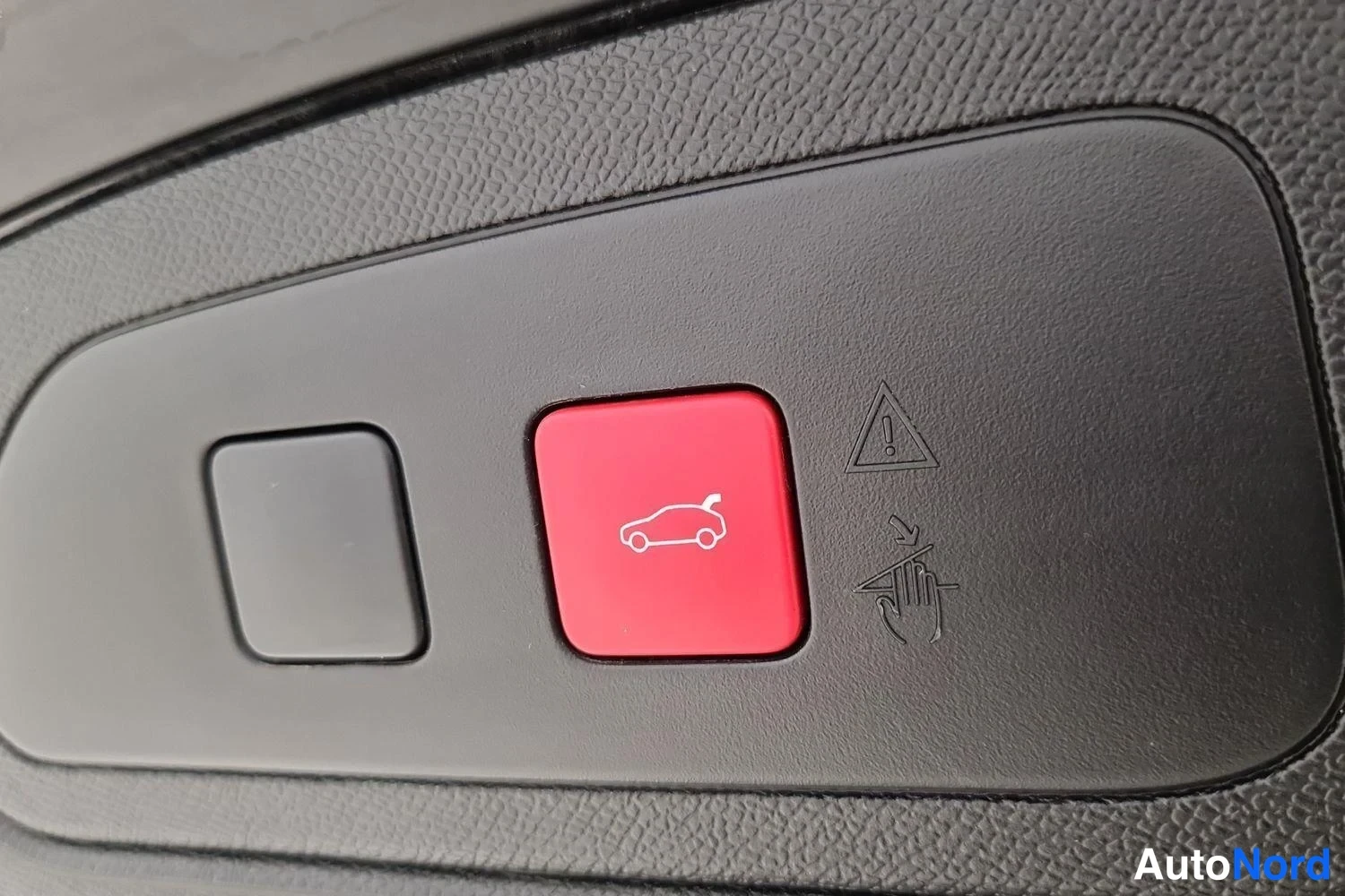 Sininen DS 7 E-Tense 2023, kuva 13