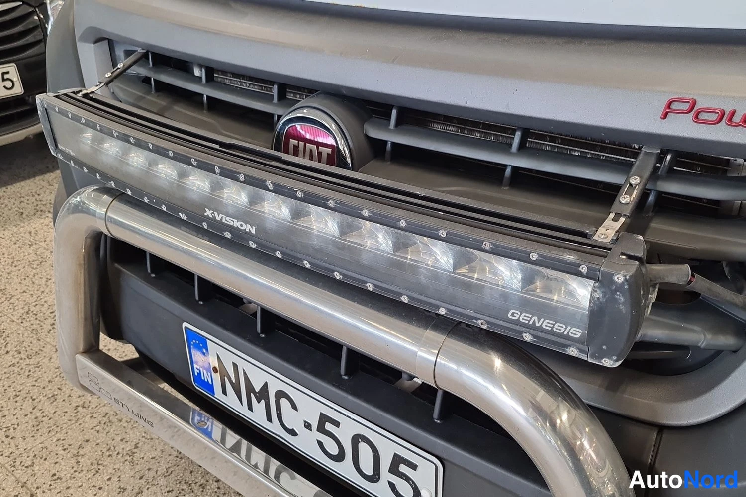 Valkoinen Fiat Ducato 2021, edestä, kuva 4