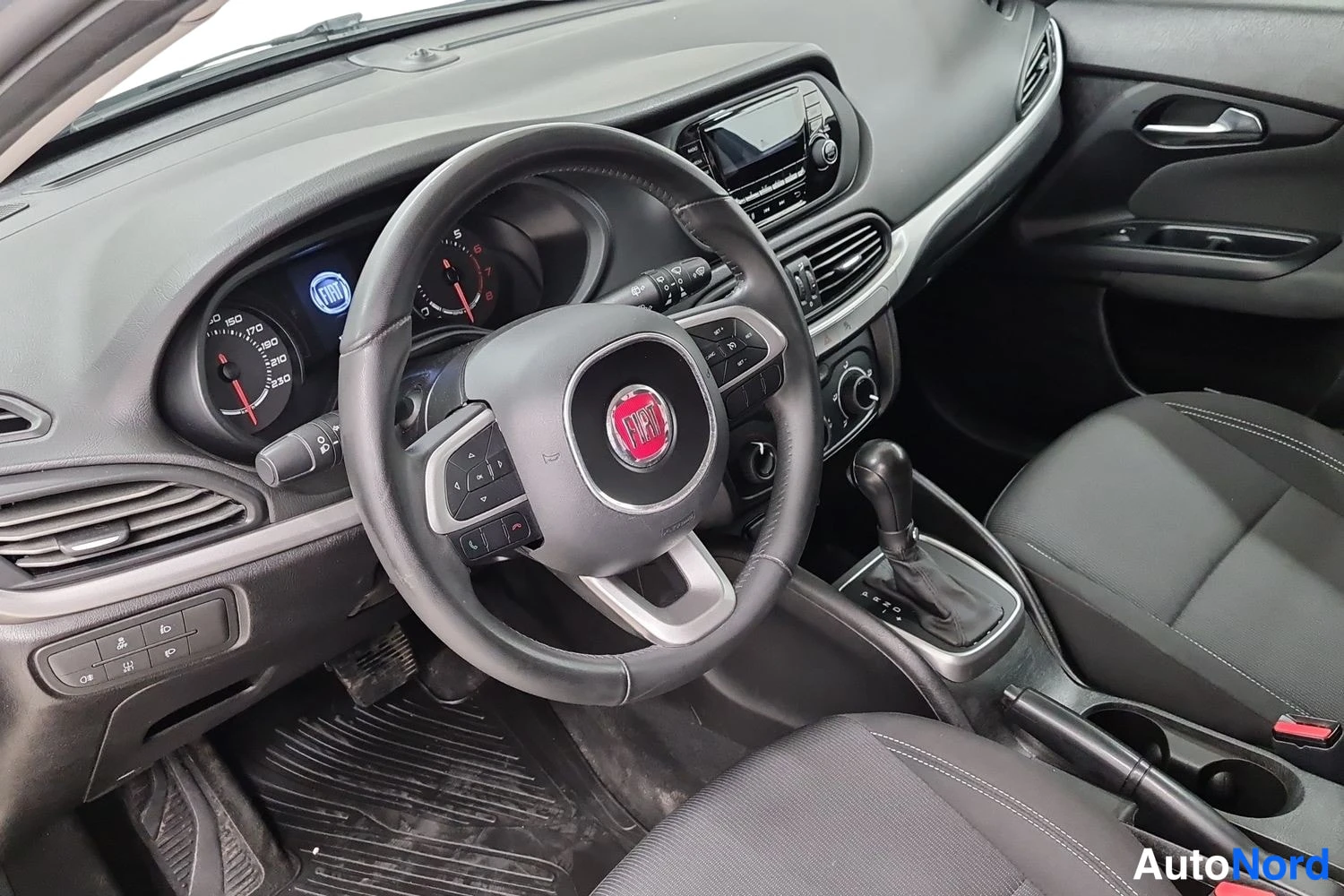 Harmaa Fiat Tipo 2018, kuva 6