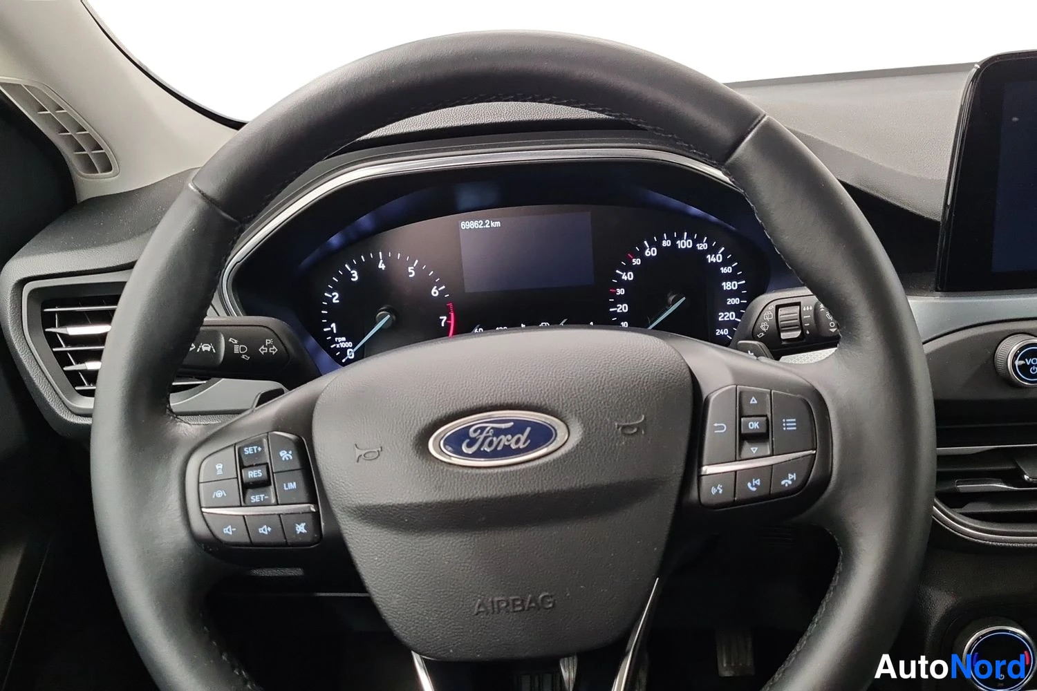 Harmaa Ford Focus 2020, kuva 8