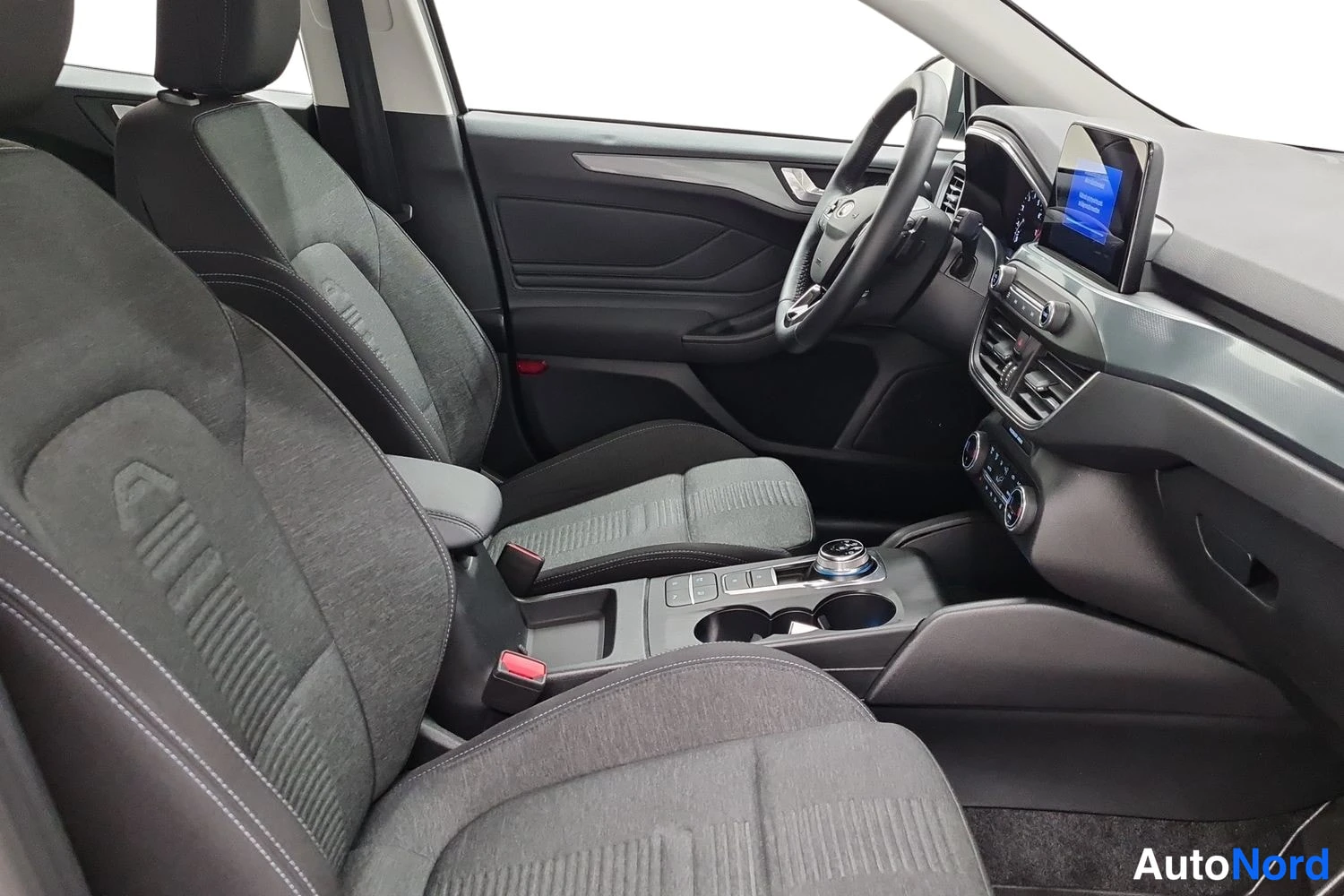 Harmaa Ford Focus 2020, kuva 9