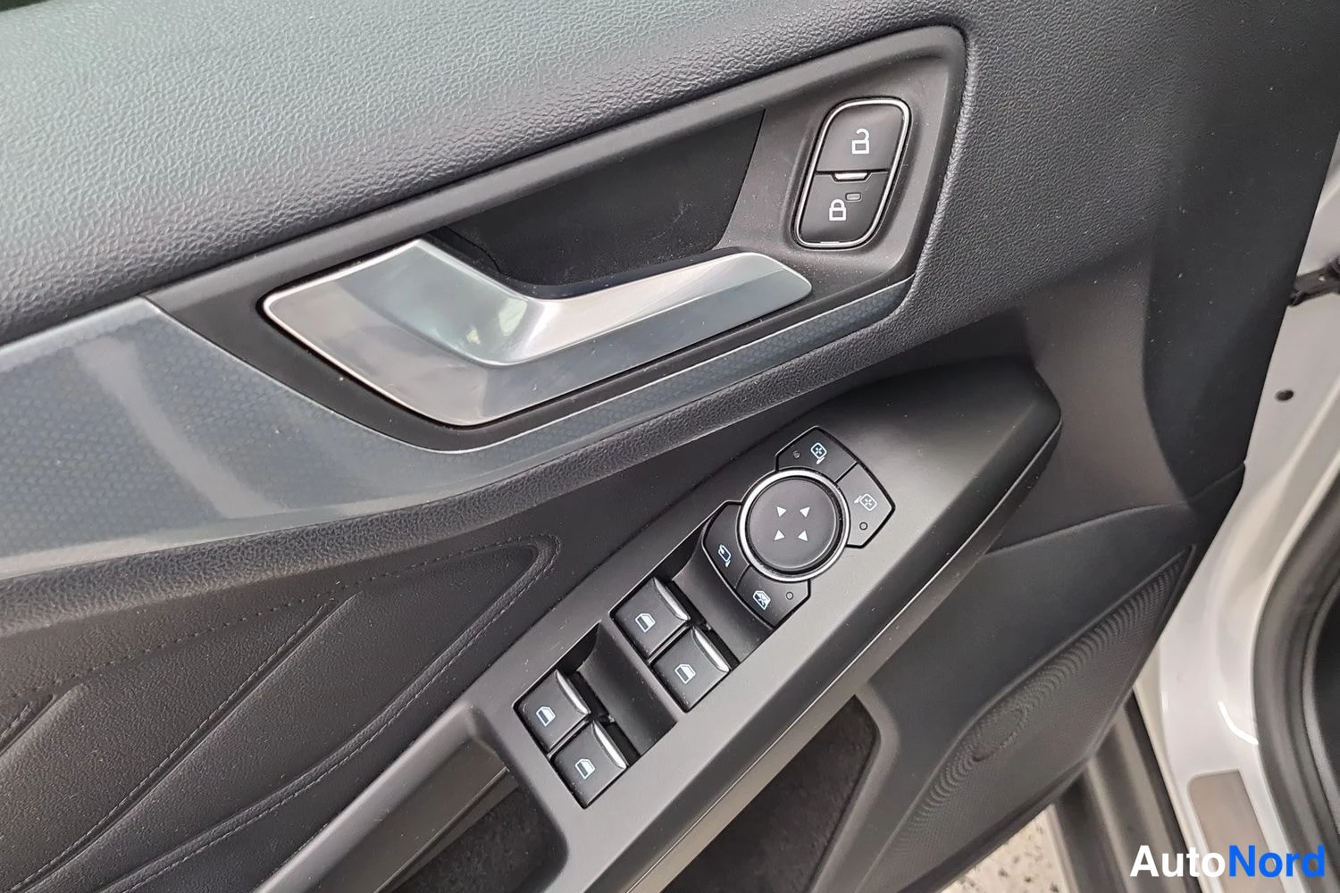 Harmaa Ford Focus 2020, kuva 13