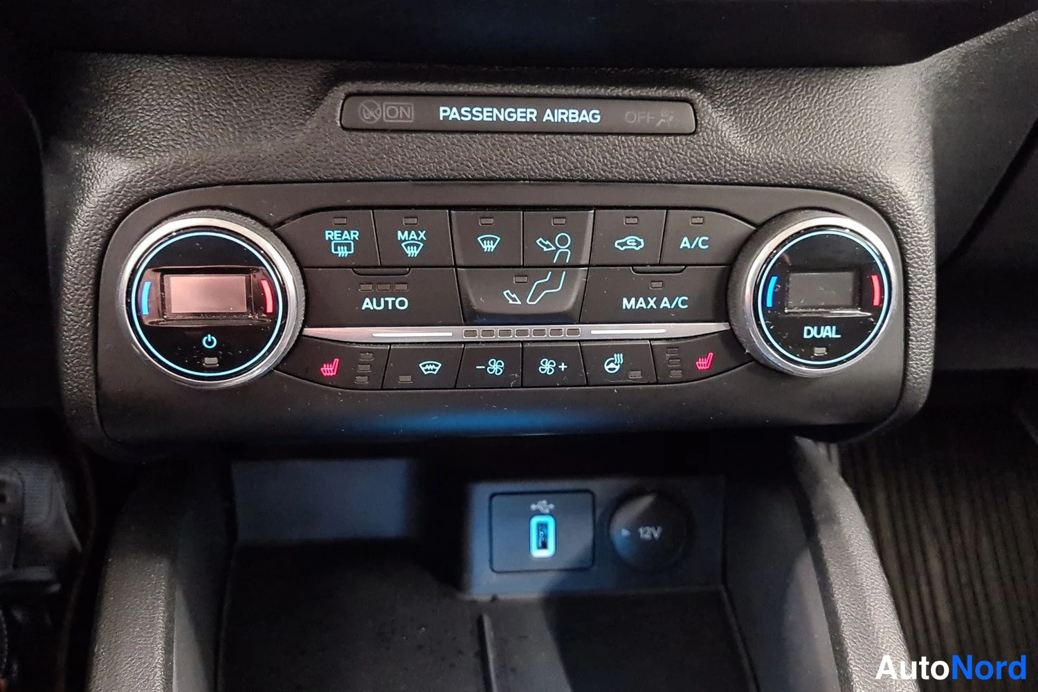Harmaa Ford Focus 2020, kuva 19