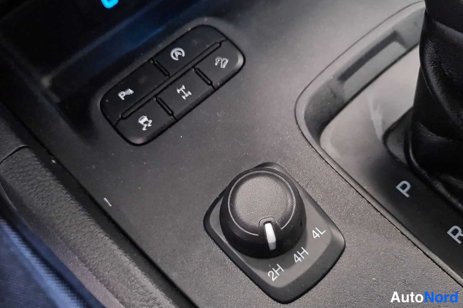 Valkoinen Ford Ranger 2019, kuva 15