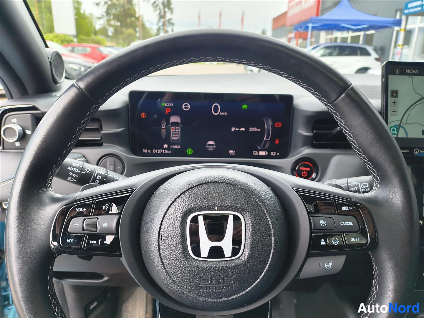 Sininen Honda e:Ny1 2023, etuviisto, kuva 3