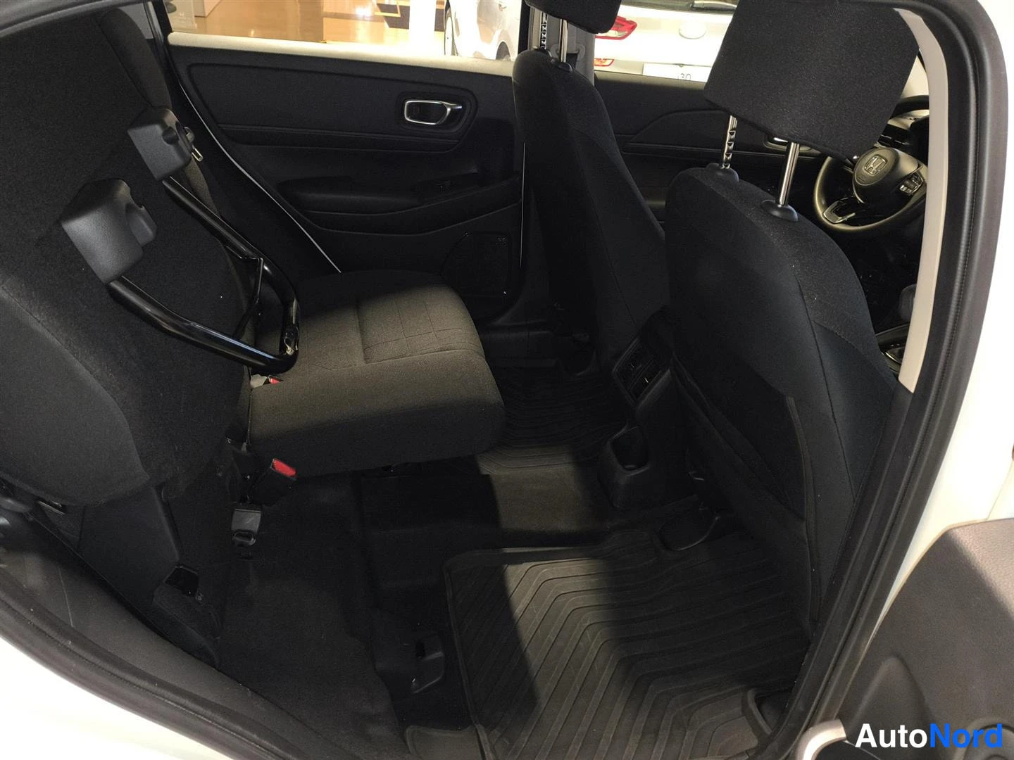Valkoinen Honda HR-V 2023, kuva 7
