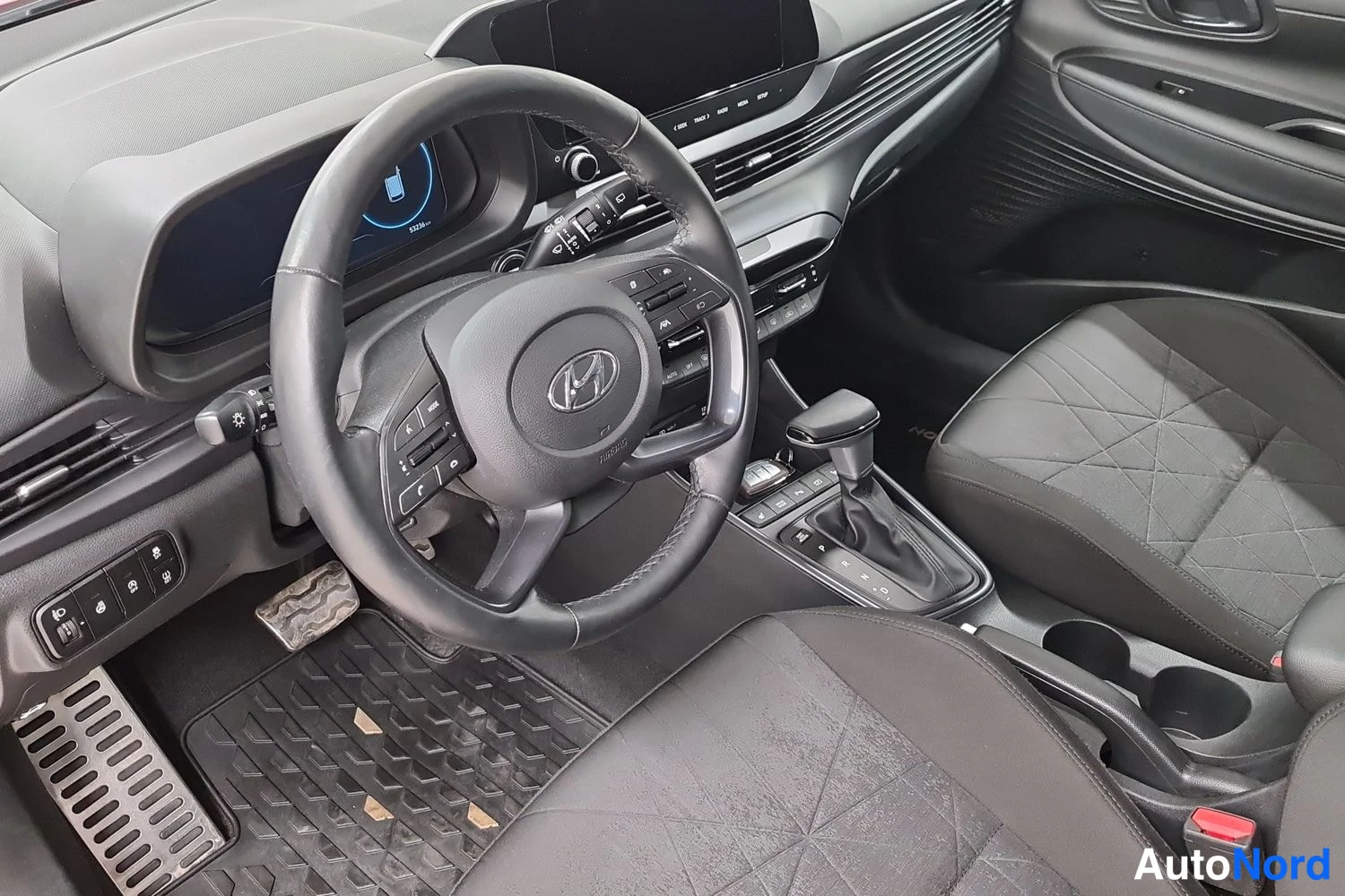 Punainen Hyundai Bayon 2021, kuva 6