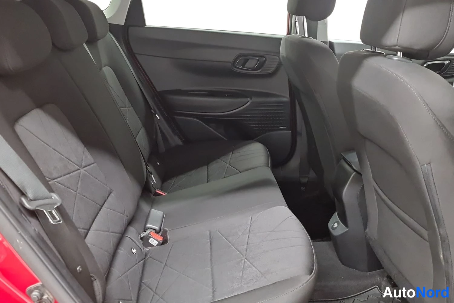 Punainen Hyundai Bayon 2021, kuva 10
