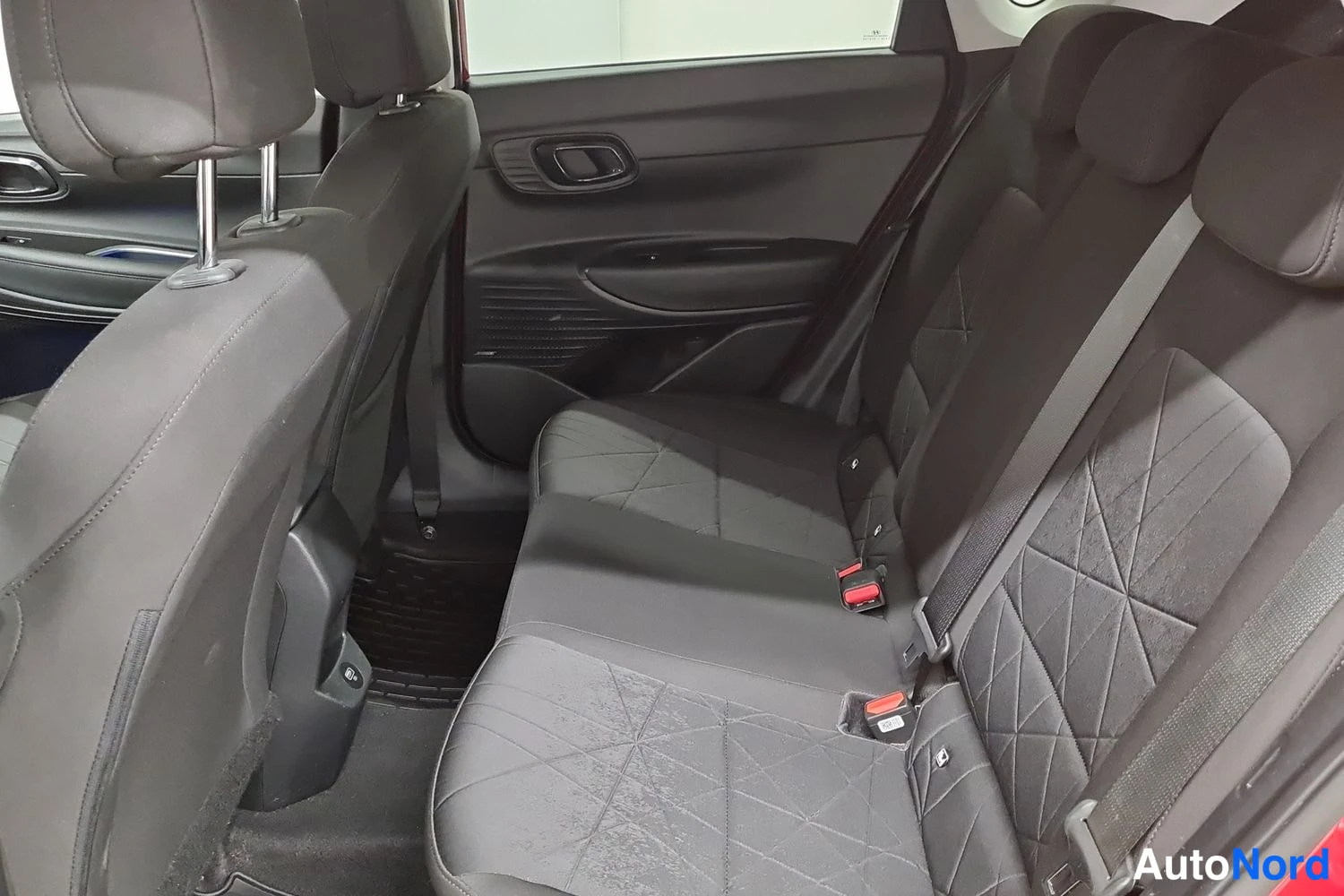 Punainen Hyundai Bayon 2021, kuva 11