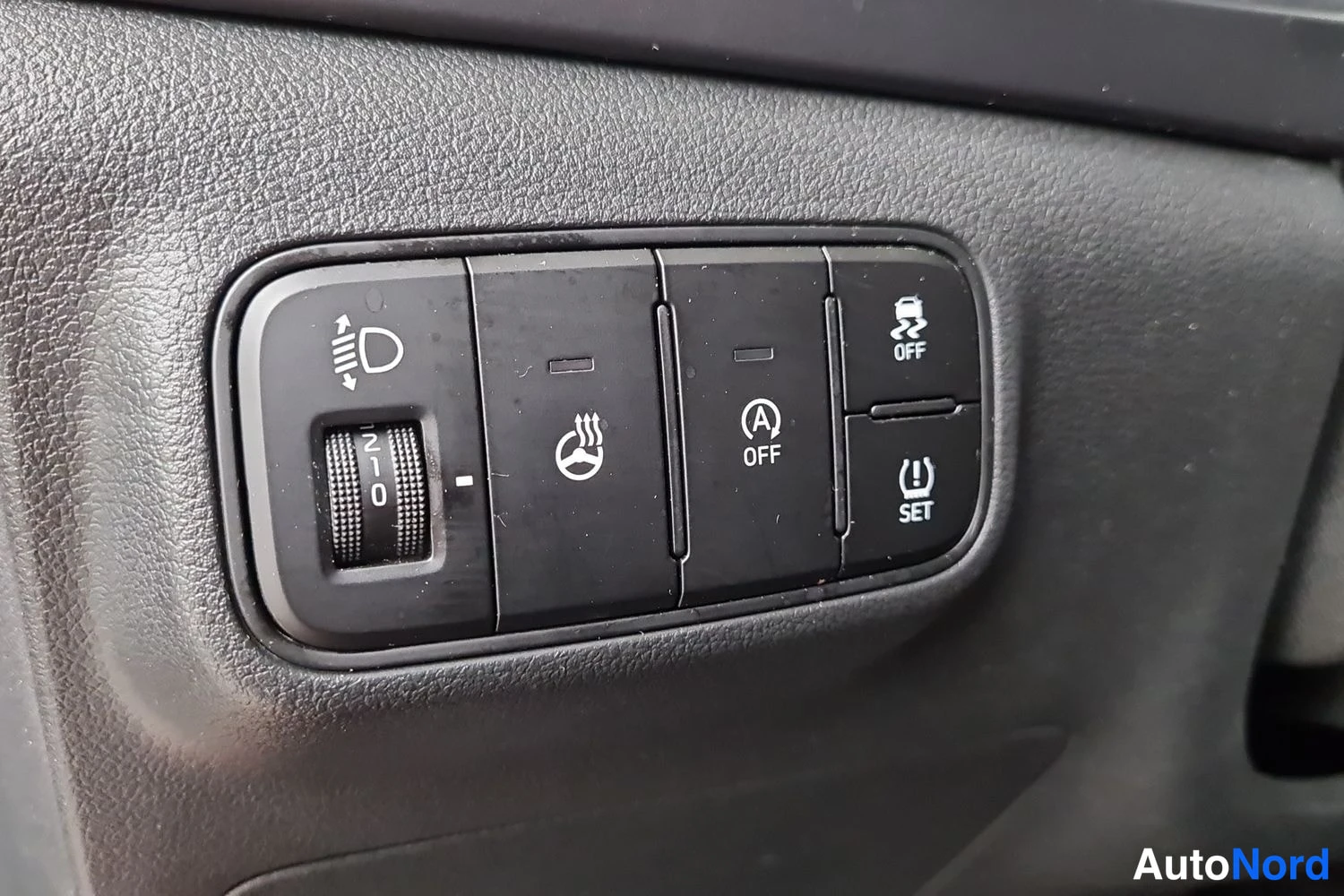 Punainen Hyundai Bayon 2021, kuva 14