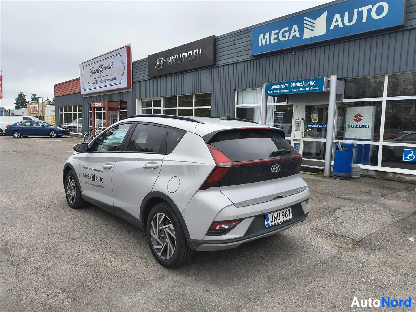 Harmaa Hyundai Bayon 2025, takaviisto, kuva 9
