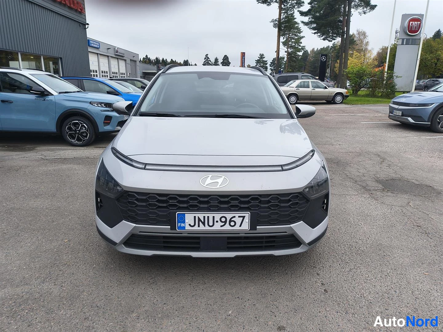 Harmaa Hyundai Bayon 2025, edestä, kuva 6
