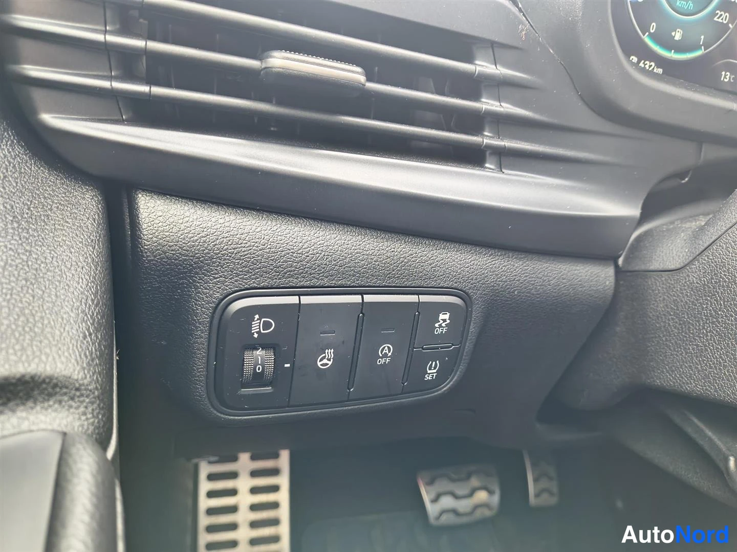 Harmaa Hyundai Bayon 2025, kuva 29