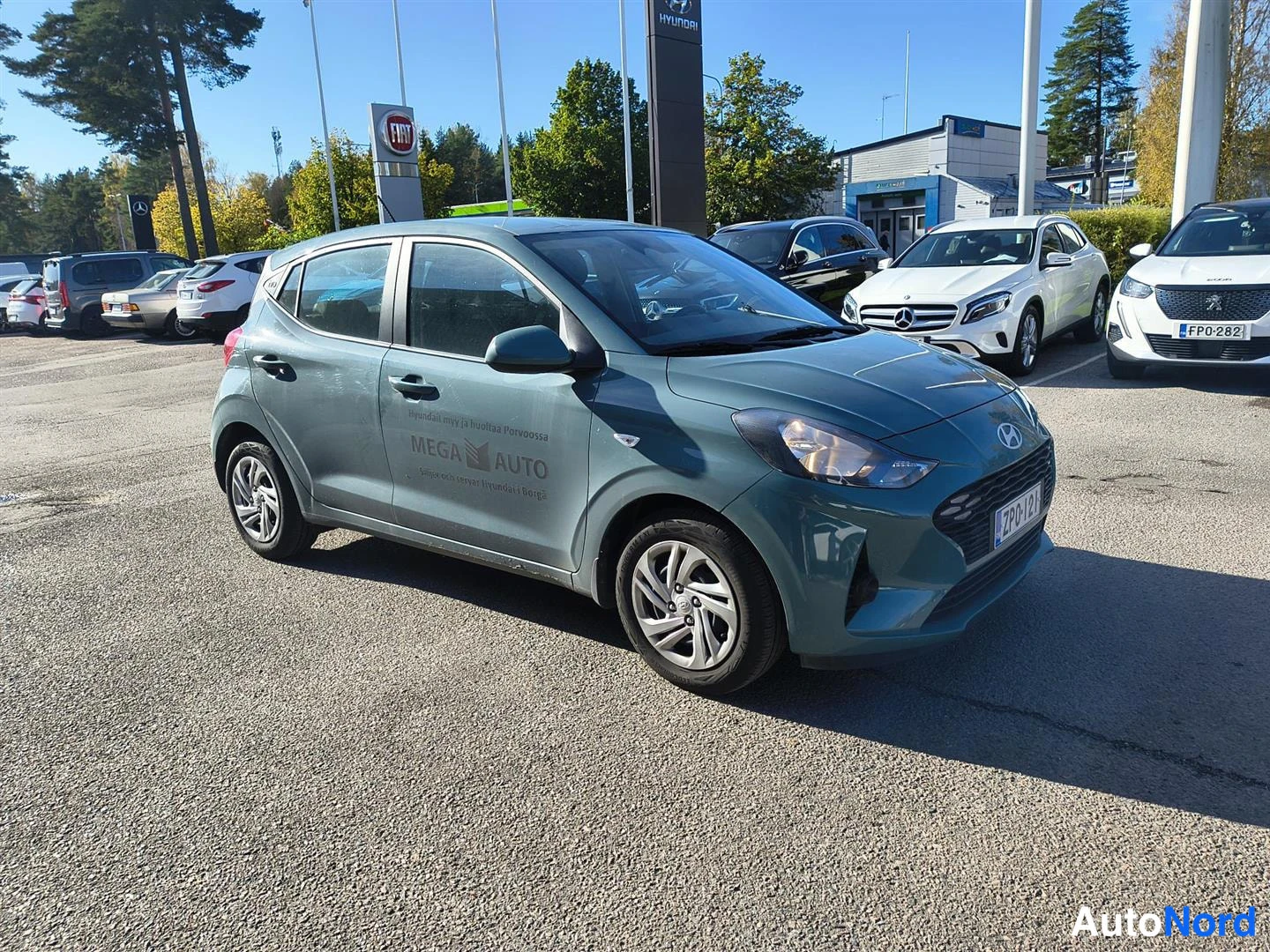 Vihreä Hyundai i10 2025, etuviisto, keula oikealle, kuva 7