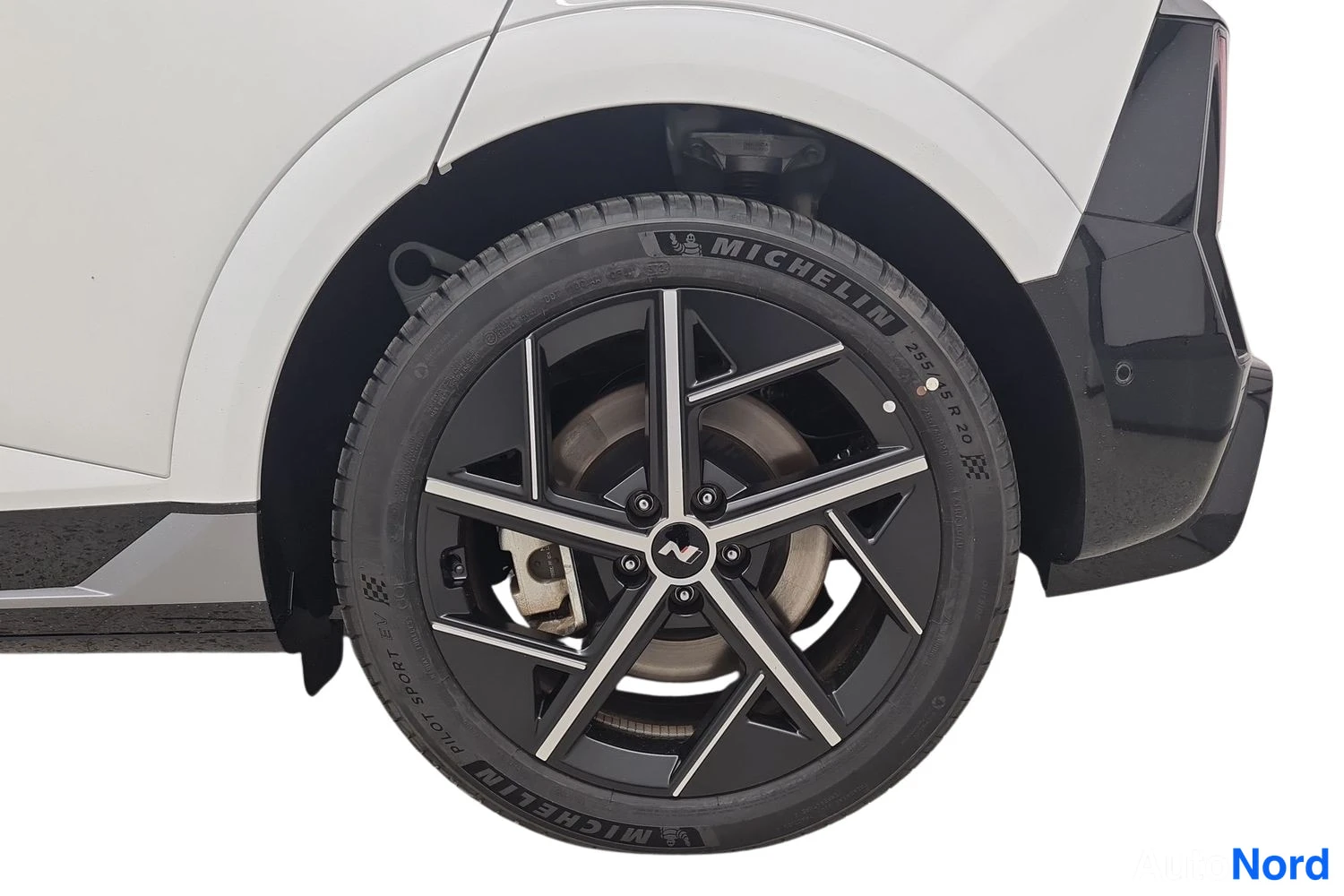 Valkoinen Hyundai Ioniq 5 2025, sivulta, kuva 5