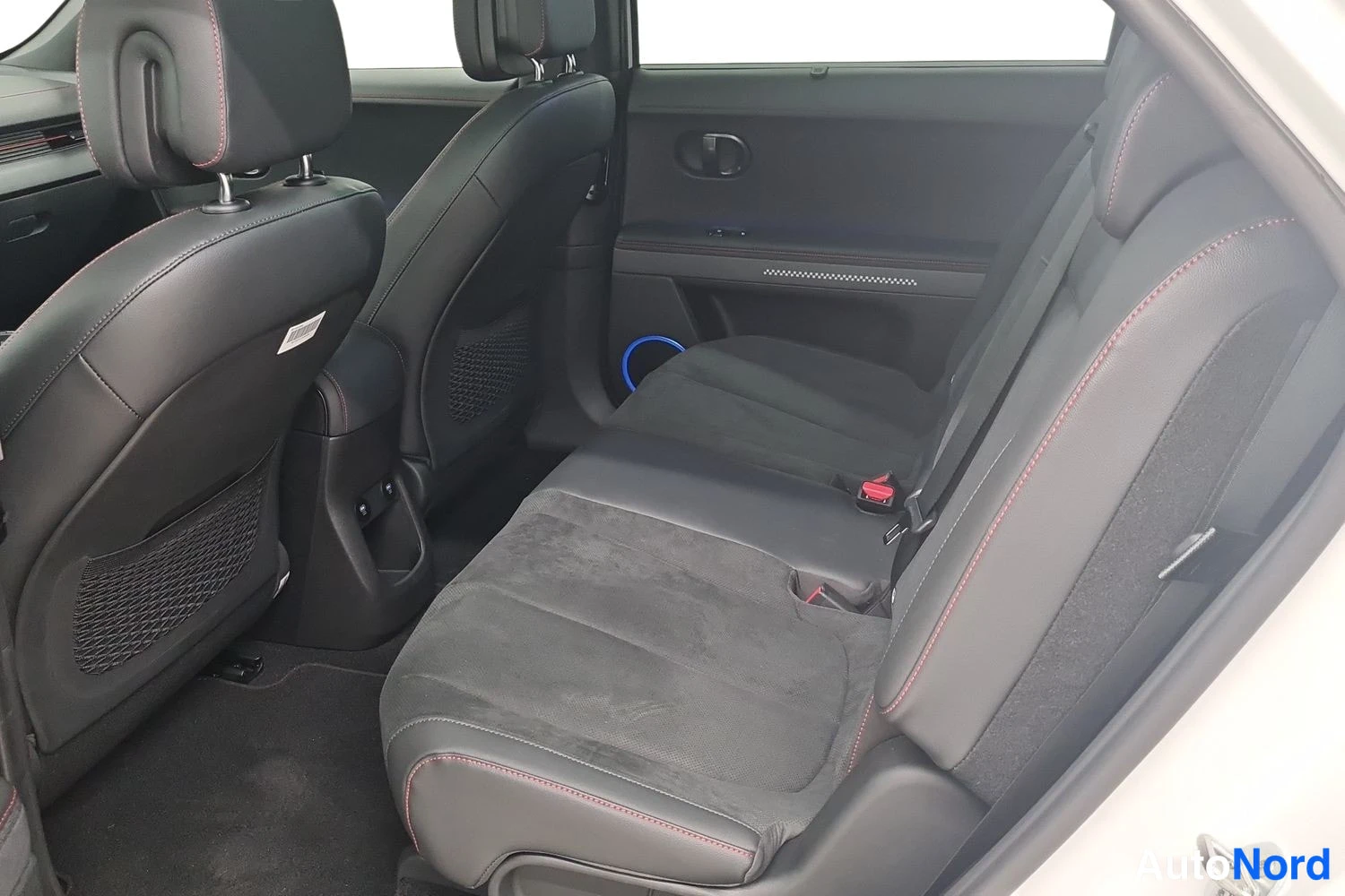 Valkoinen Hyundai Ioniq 5 2025, kuva 34