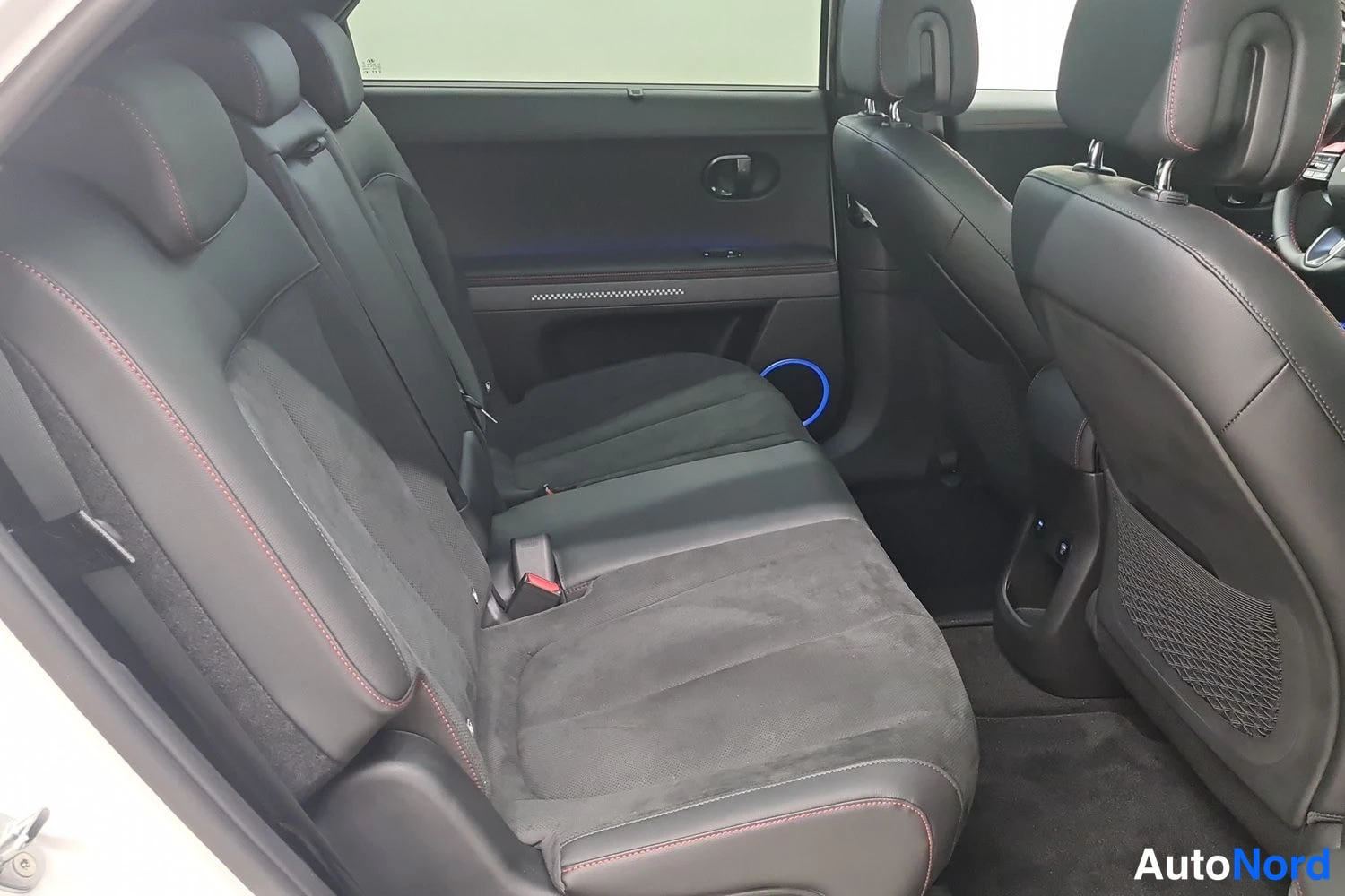 Valkoinen Hyundai Ioniq 5 2025, kuva 35