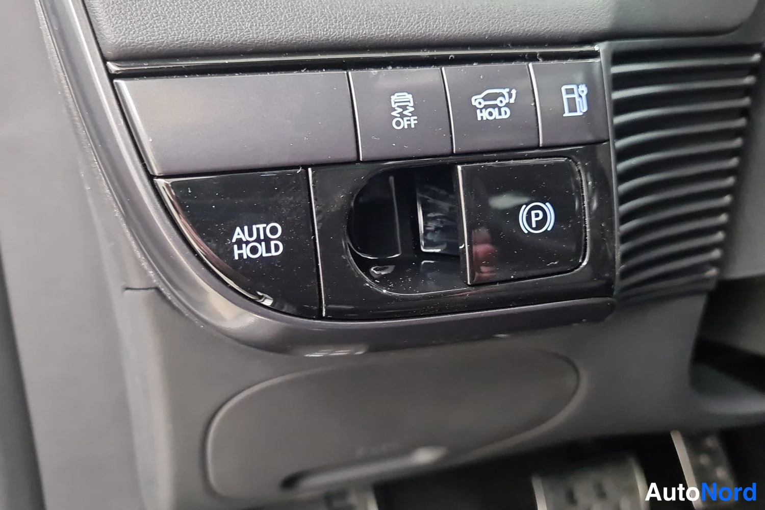 Valkoinen Hyundai Ioniq 5 2025, kuva 38