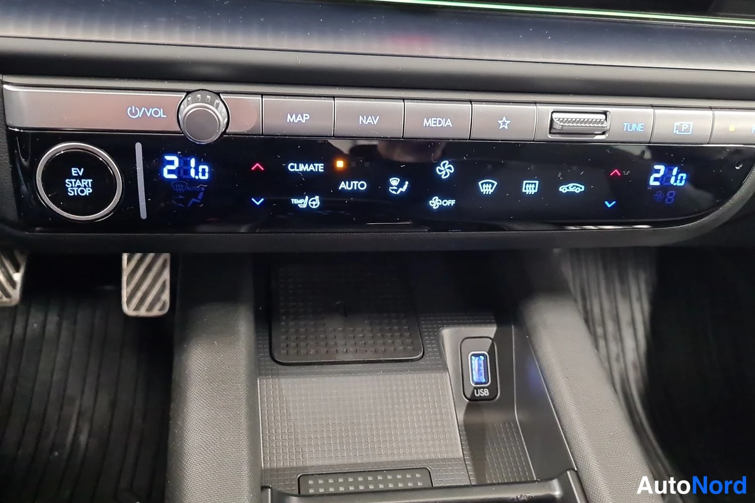 Valkoinen Hyundai Ioniq 6 2024, kuva 15