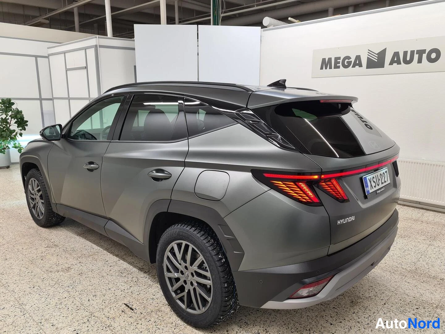 Vihreä Hyundai Tucson 2025, takaviisto, kuva 3