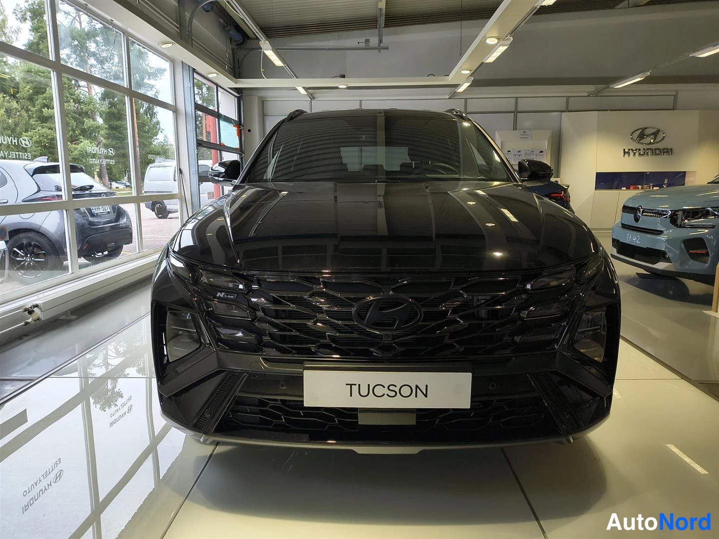 Musta Hyundai Tucson 2025, edestä, kuva 6