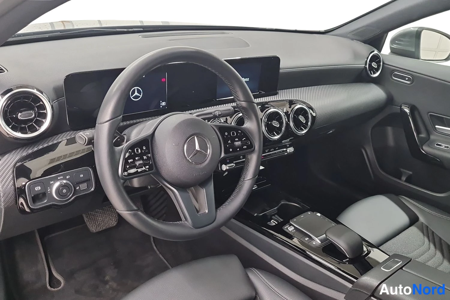 Harmaa Mercedes-Benz A 180 2020, kuva 5