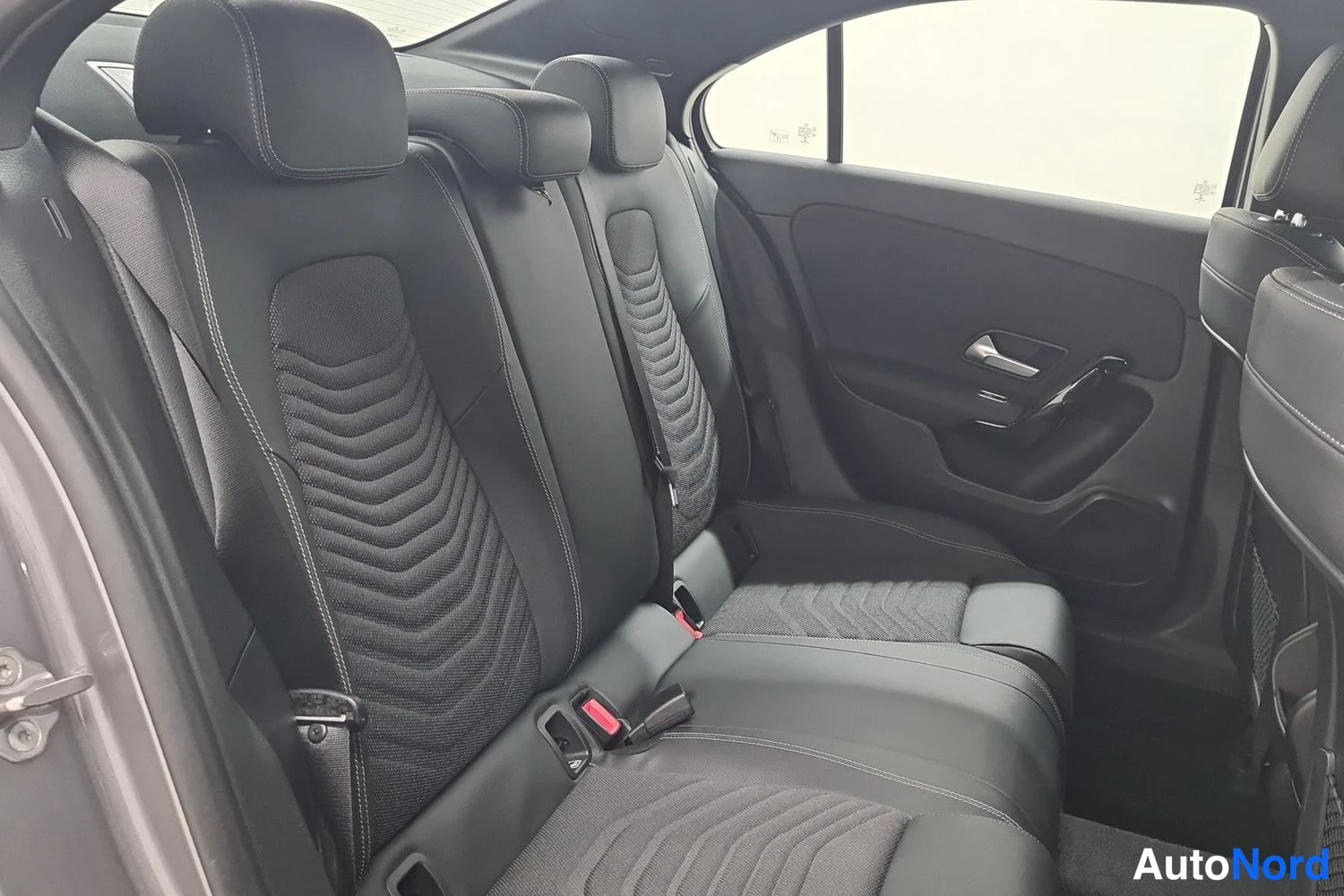Harmaa Mercedes-Benz A 180 2020, kuva 10