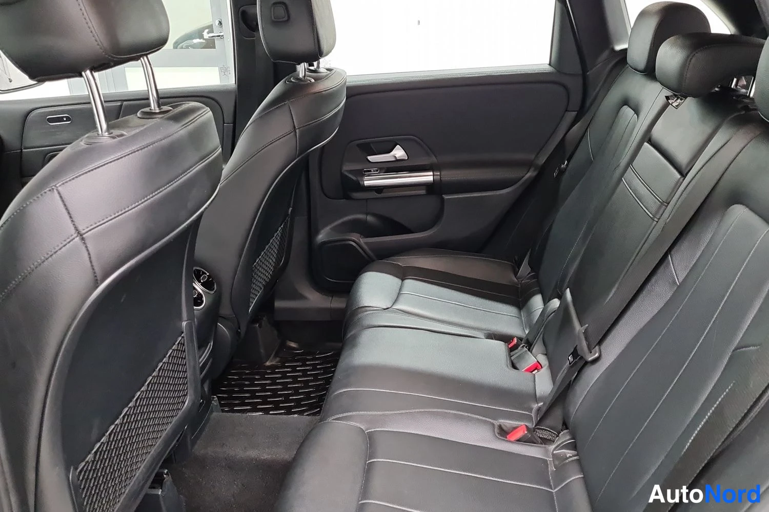 Musta Mercedes-Benz B 250 e 2021, kuva 11