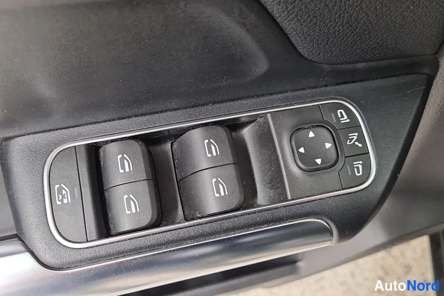 Musta Mercedes-Benz B 250 e 2021, kuva 14