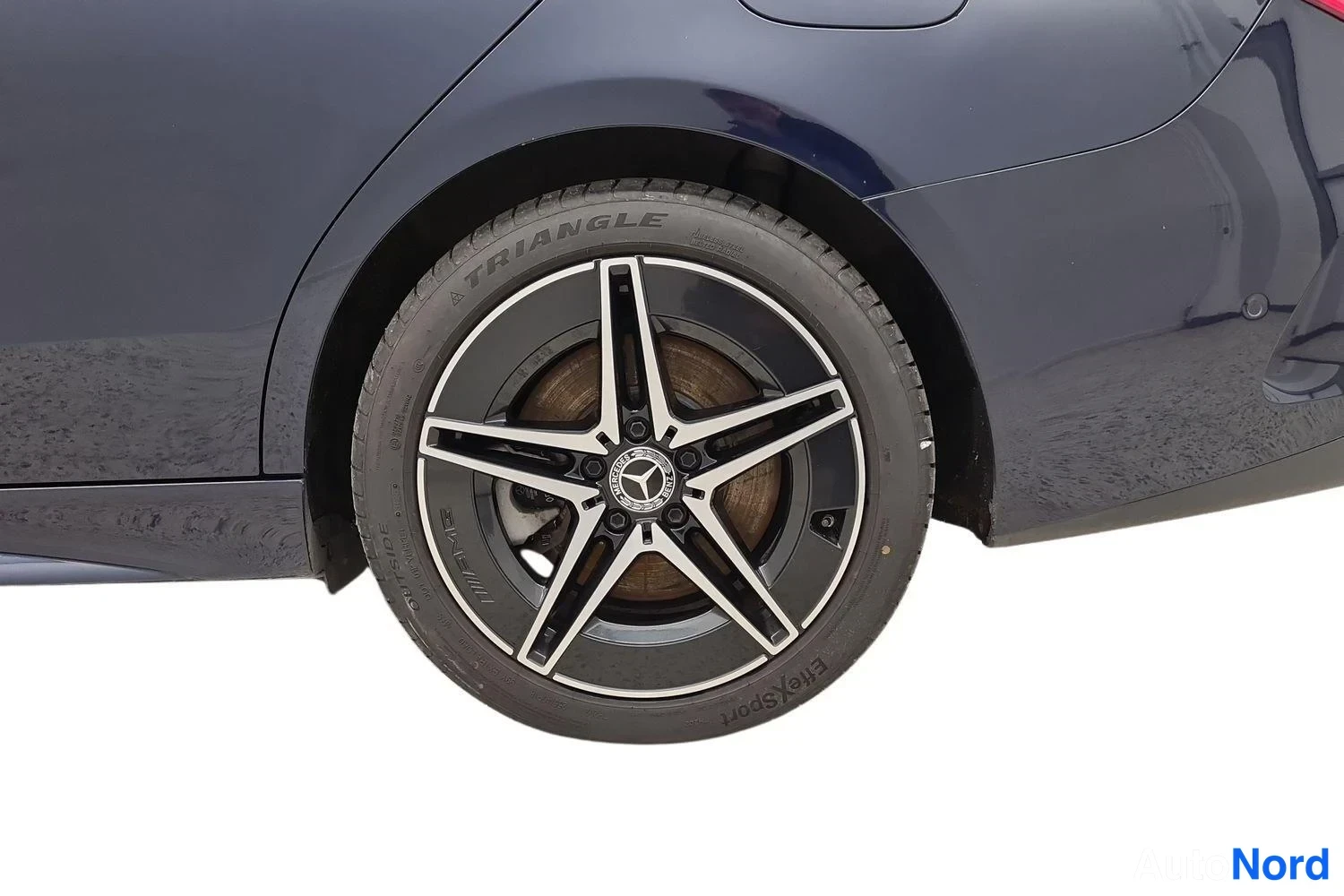 Sininen Mercedes-Benz C 300 e 2022, yksityiskohta, kuva 13