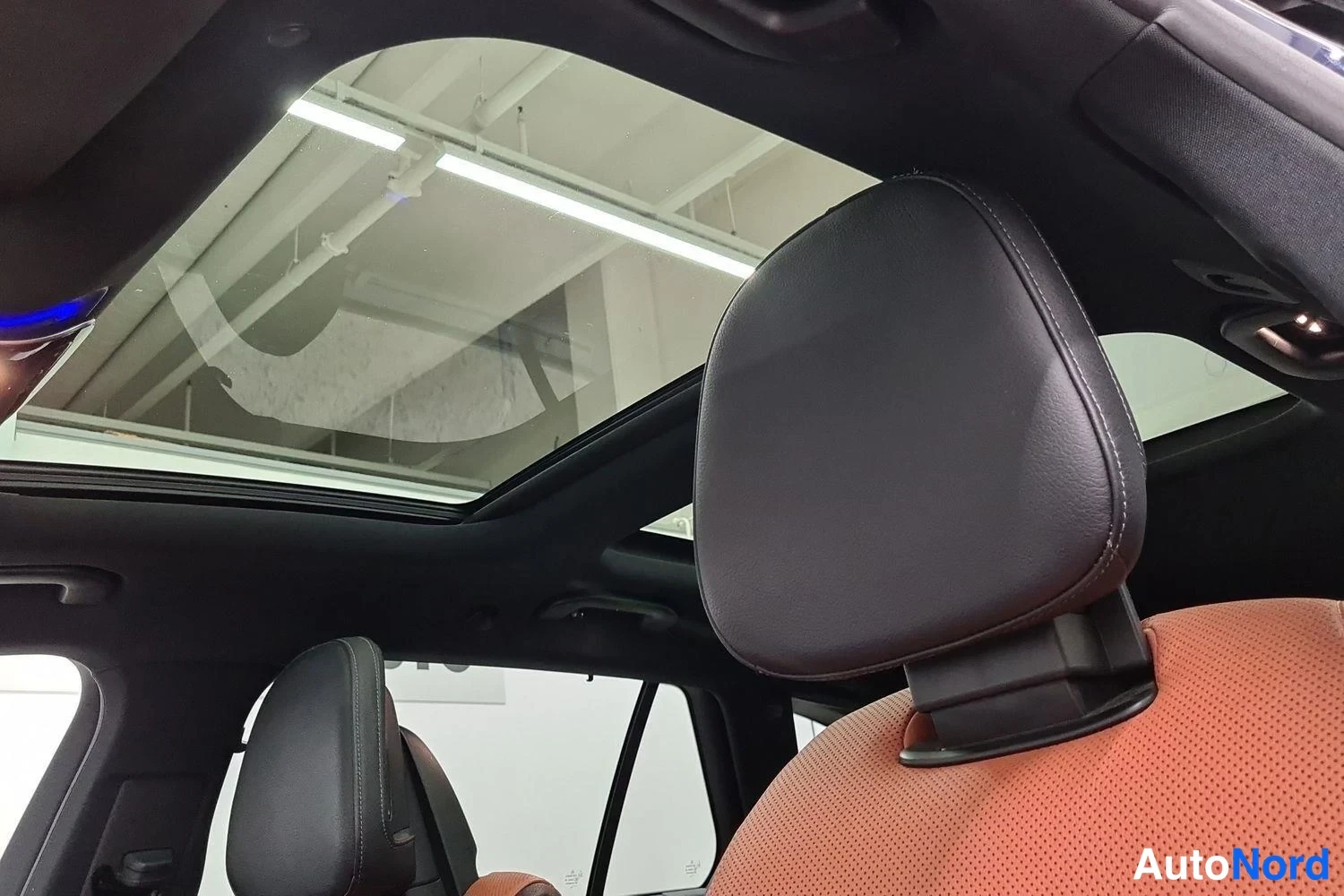 Sininen Mercedes-Benz C 300 e 2022, kuva 27