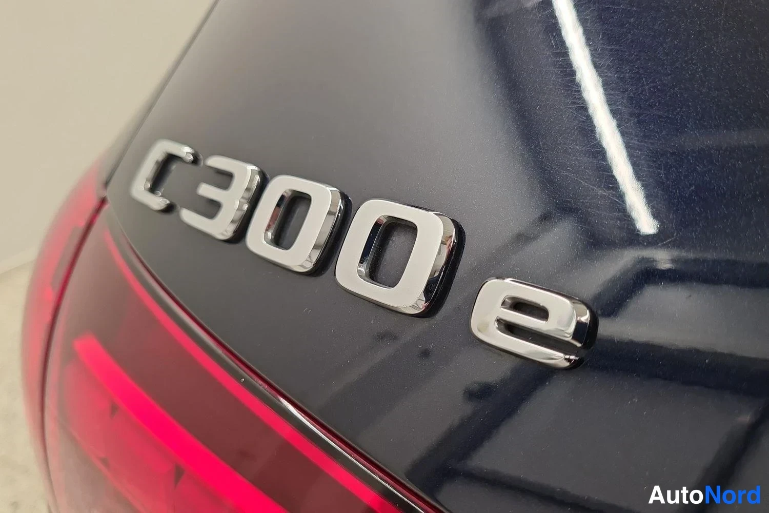 Sininen Mercedes-Benz C 300 e 2022, yksityiskohta, kuva 23
