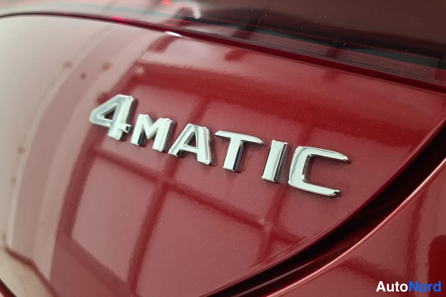 Punainen Mercedes-Benz CLA 350 4MATIC 2025, kuva 26