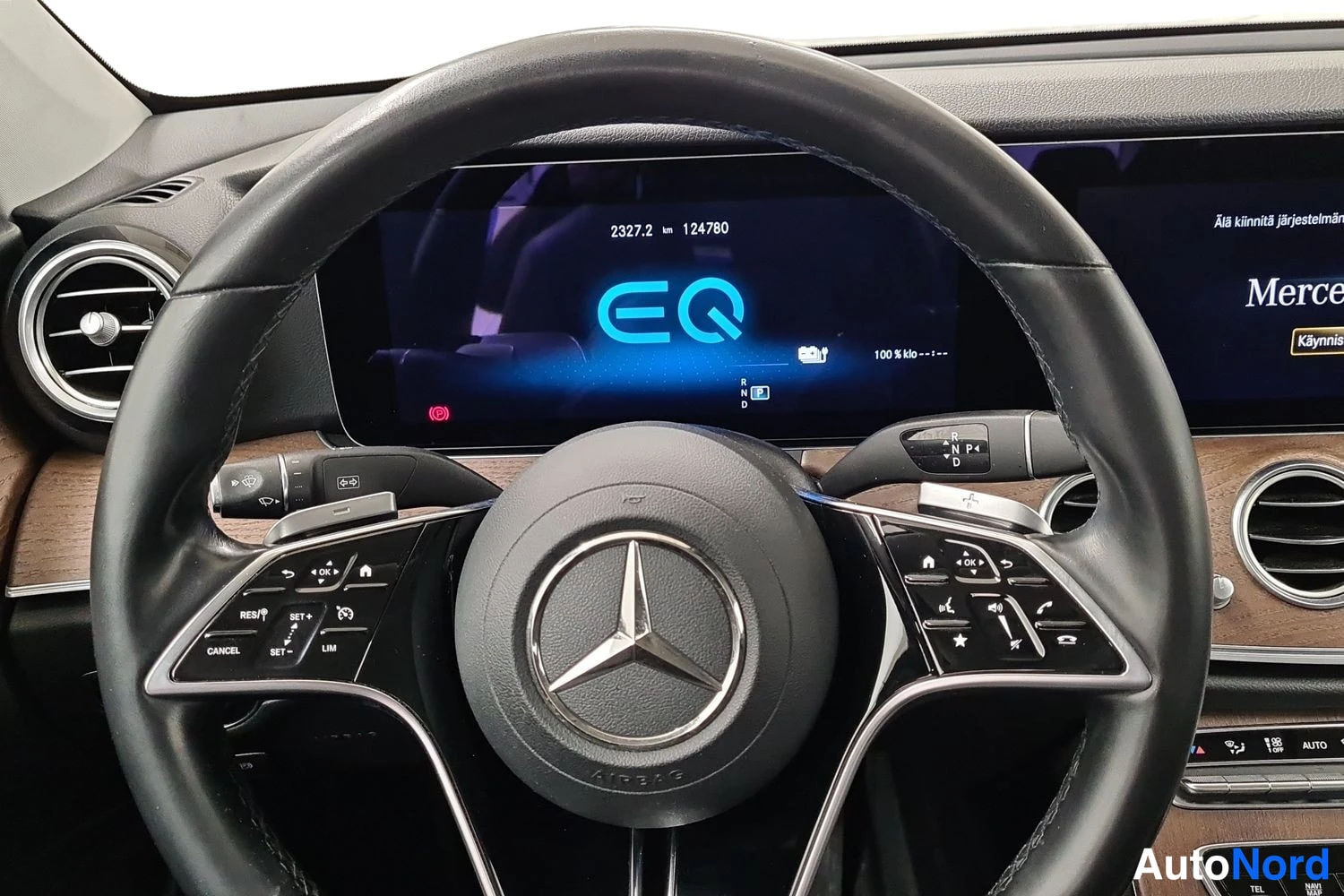 Valkoinen Mercedes-Benz E 300 de 4MATIC 2020, kuva 32