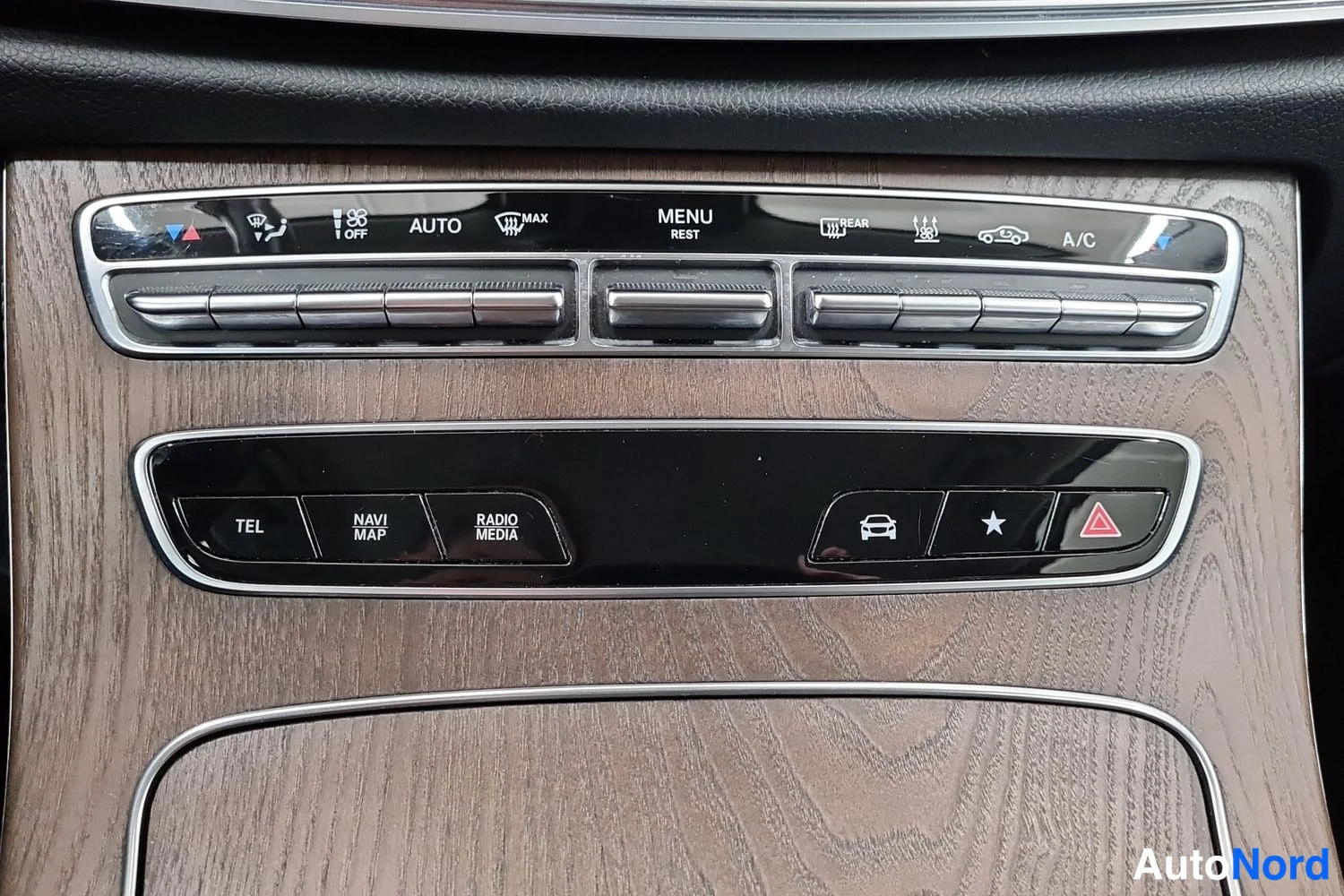 Valkoinen Mercedes-Benz E 300 de 4MATIC 2020, kuva 41