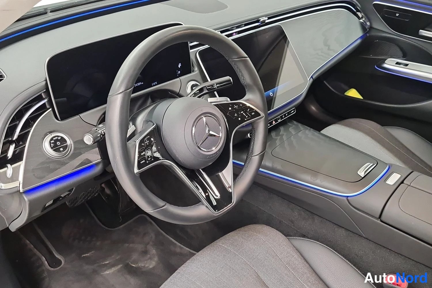 Valkoinen Mercedes-Benz E 220 d 4MATIC 2025, kuva 8