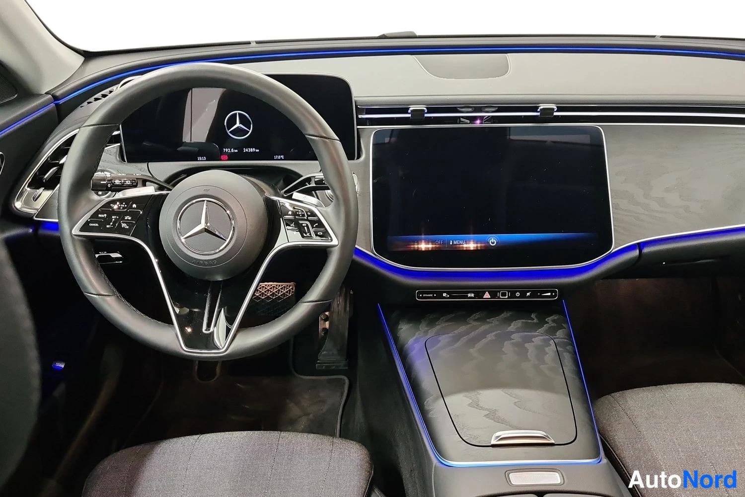 Valkoinen Mercedes-Benz E 220 d 4MATIC 2025, kuva 9