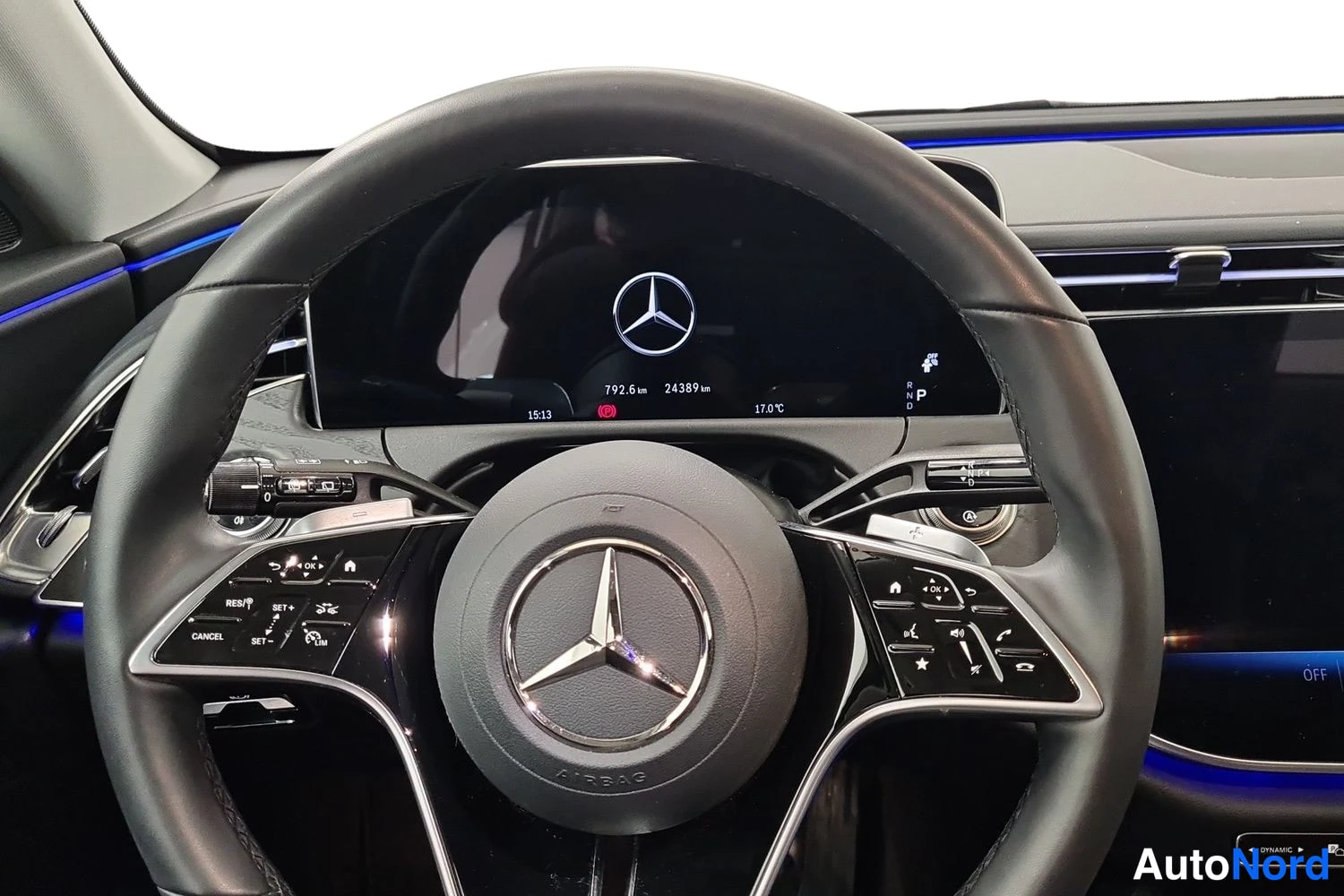 Valkoinen Mercedes-Benz E 220 d 4MATIC 2025, kuva 10
