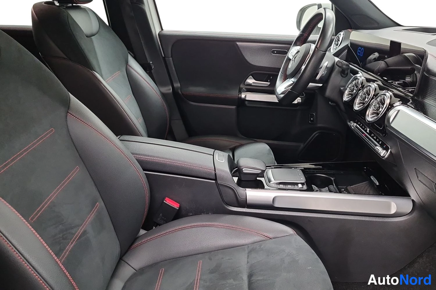 Valkoinen Mercedes-Benz EQB 350 4MATIC 2023, kuva 27